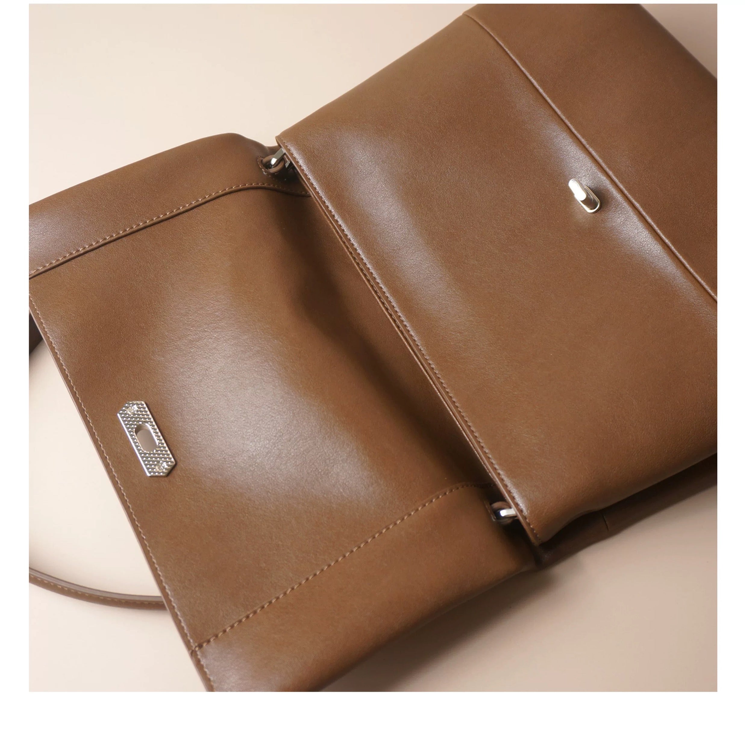 Véda Luxe – Exquisite Minimalism in Leather