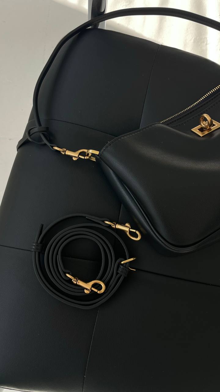 Luxury Leather Crossbody Bag – Timeless Elegance for Every Occasion