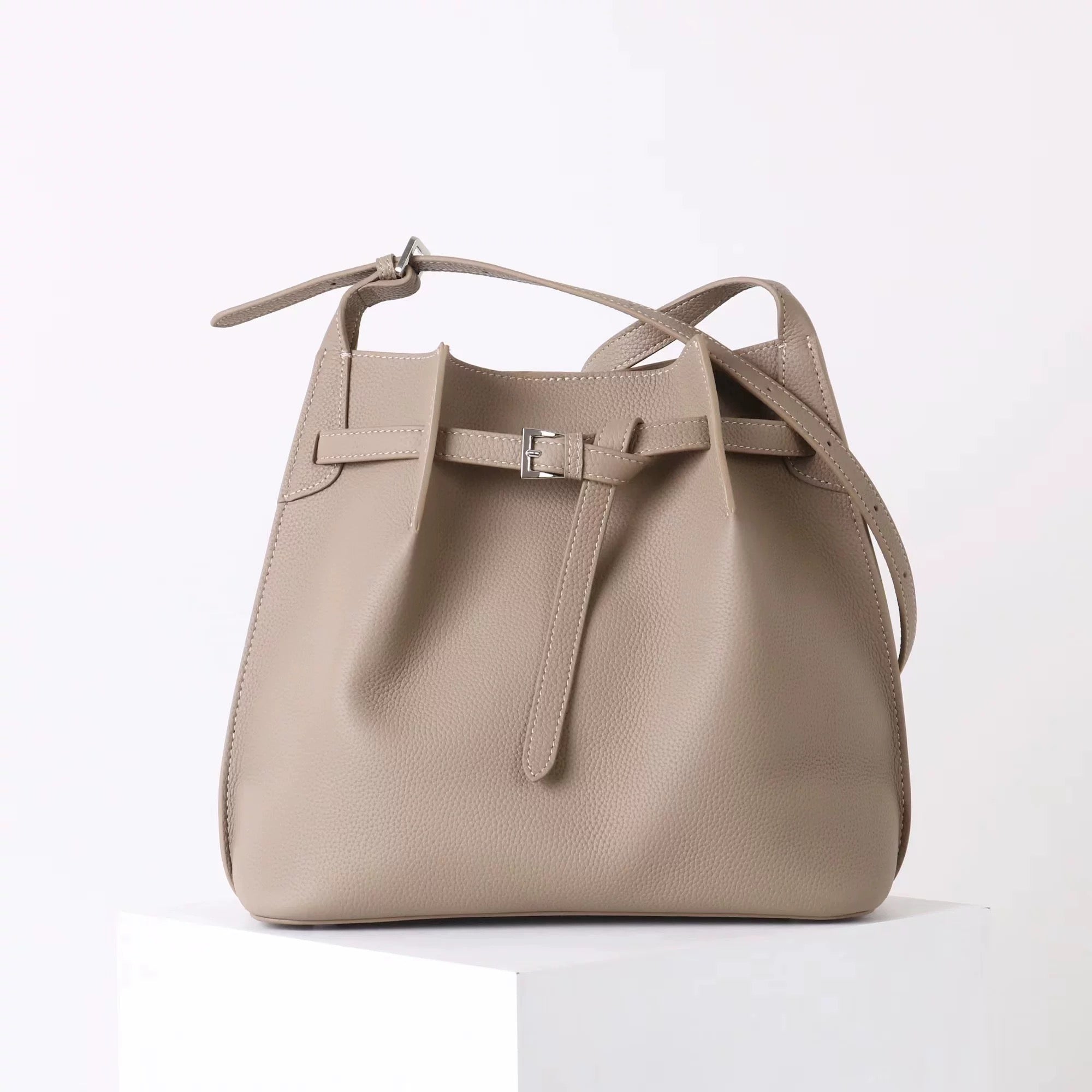 SARUNA Grain– 100% Full Leather Tote”. Women’s shoulder bag
