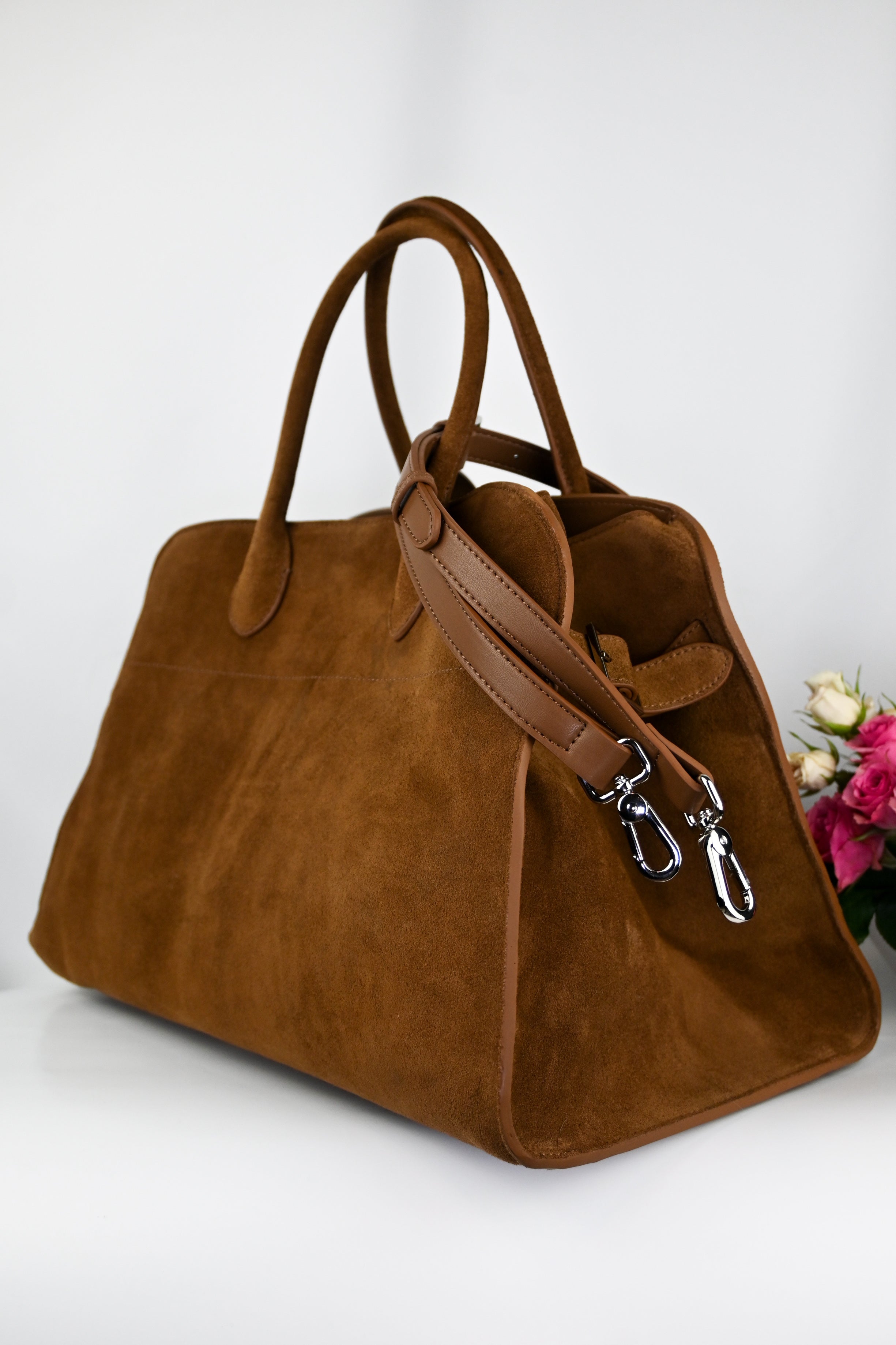 Velour Elegance – The Ultimate Italian Suede Handbag