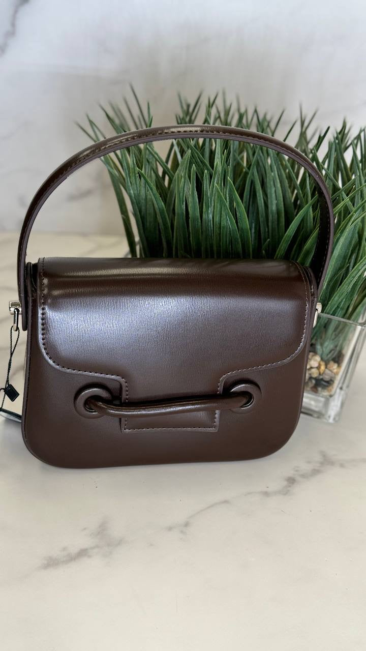 Élégance en Cuir – Genuine Leather Structured Top Handle Bag with Detachable Shoulder Strap