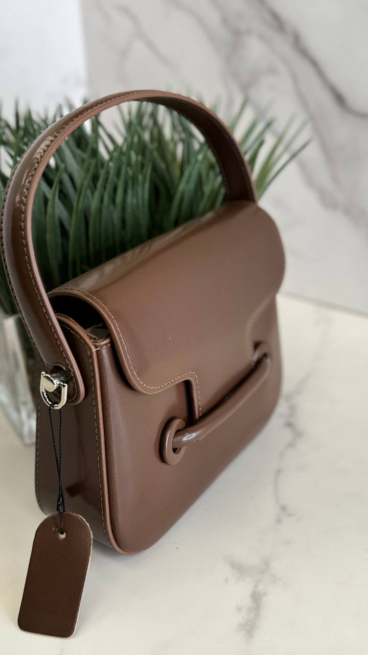 Élégance en Cuir – Genuine Leather Structured Top Handle Bag with Detachable Shoulder Strap