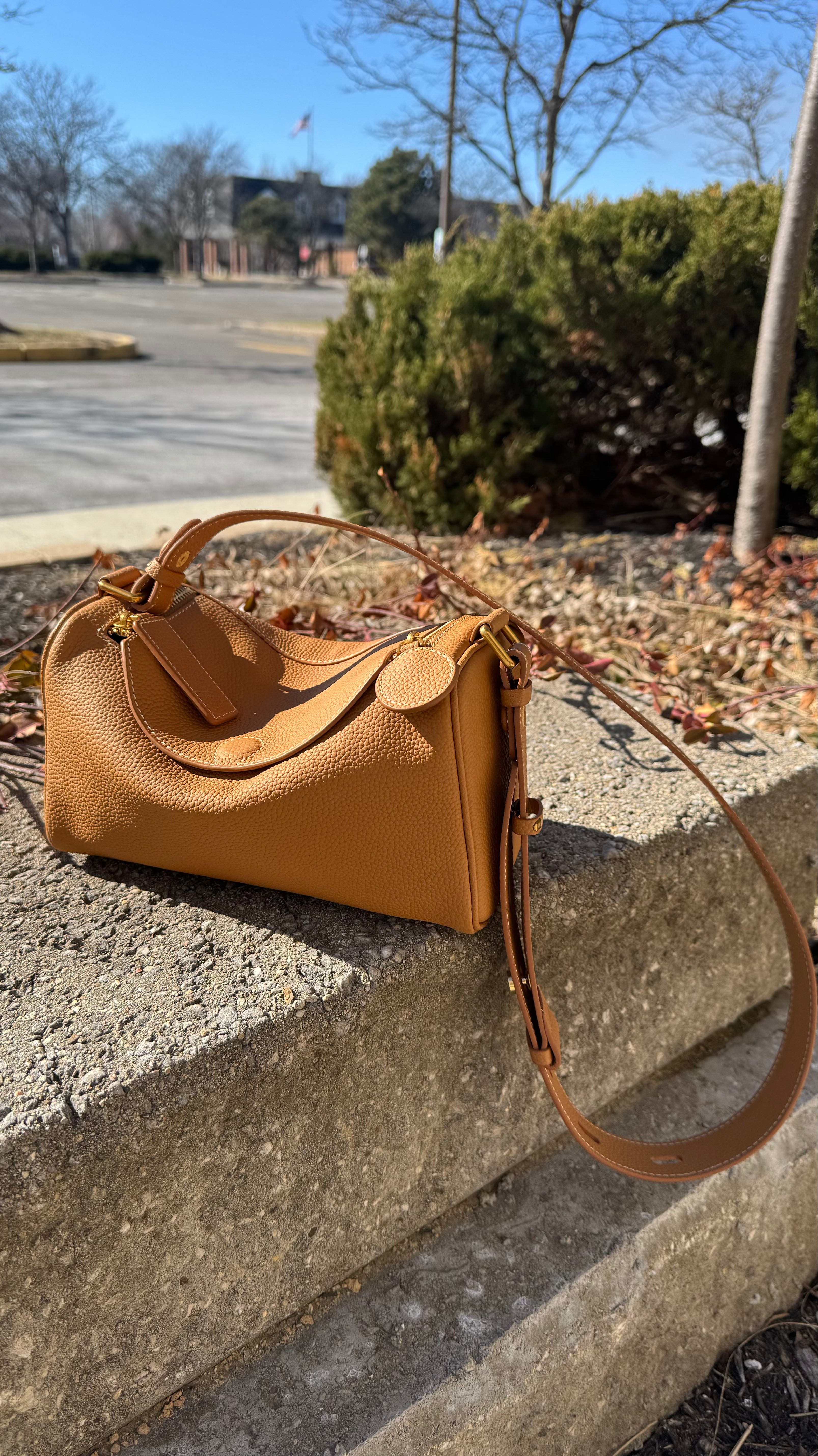 Madelyn Luxe” — Premium Leather Convertible Crossbody & Shoulder Bag