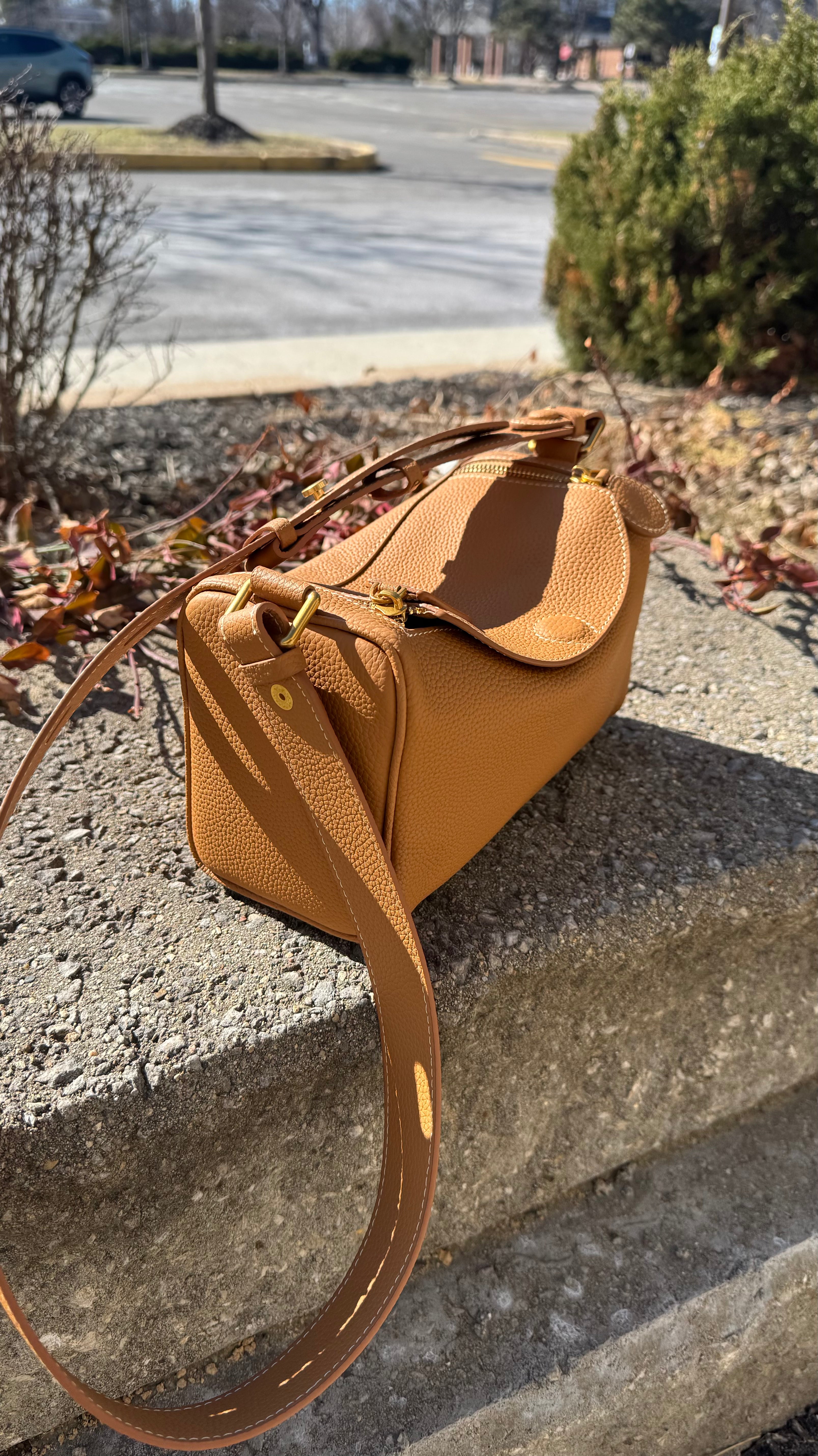 Madelyn Luxe” — Premium Leather Convertible Crossbody & Shoulder Bag