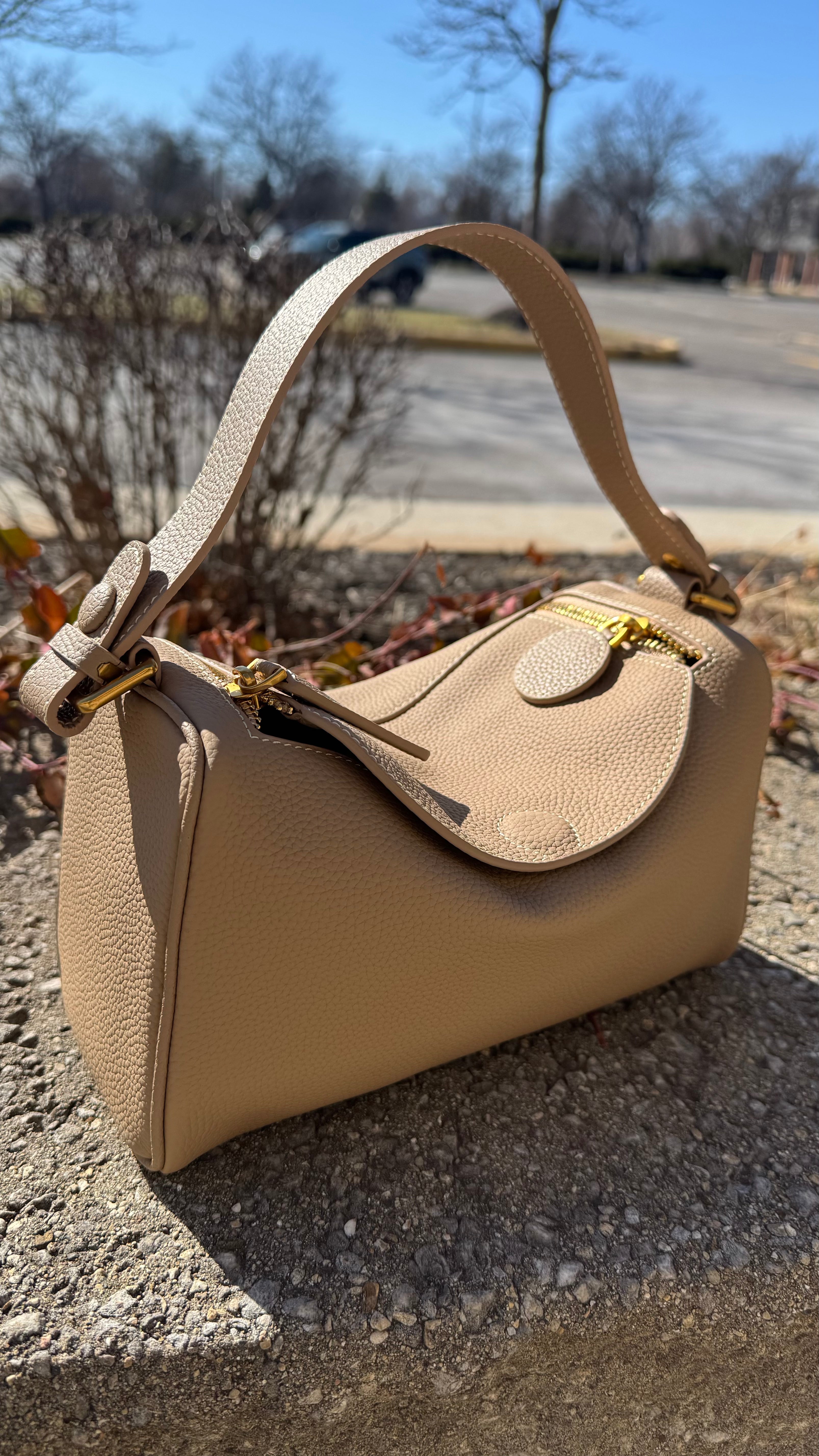 Madelyn Luxe” — Premium Leather Convertible Crossbody & Shoulder Bag