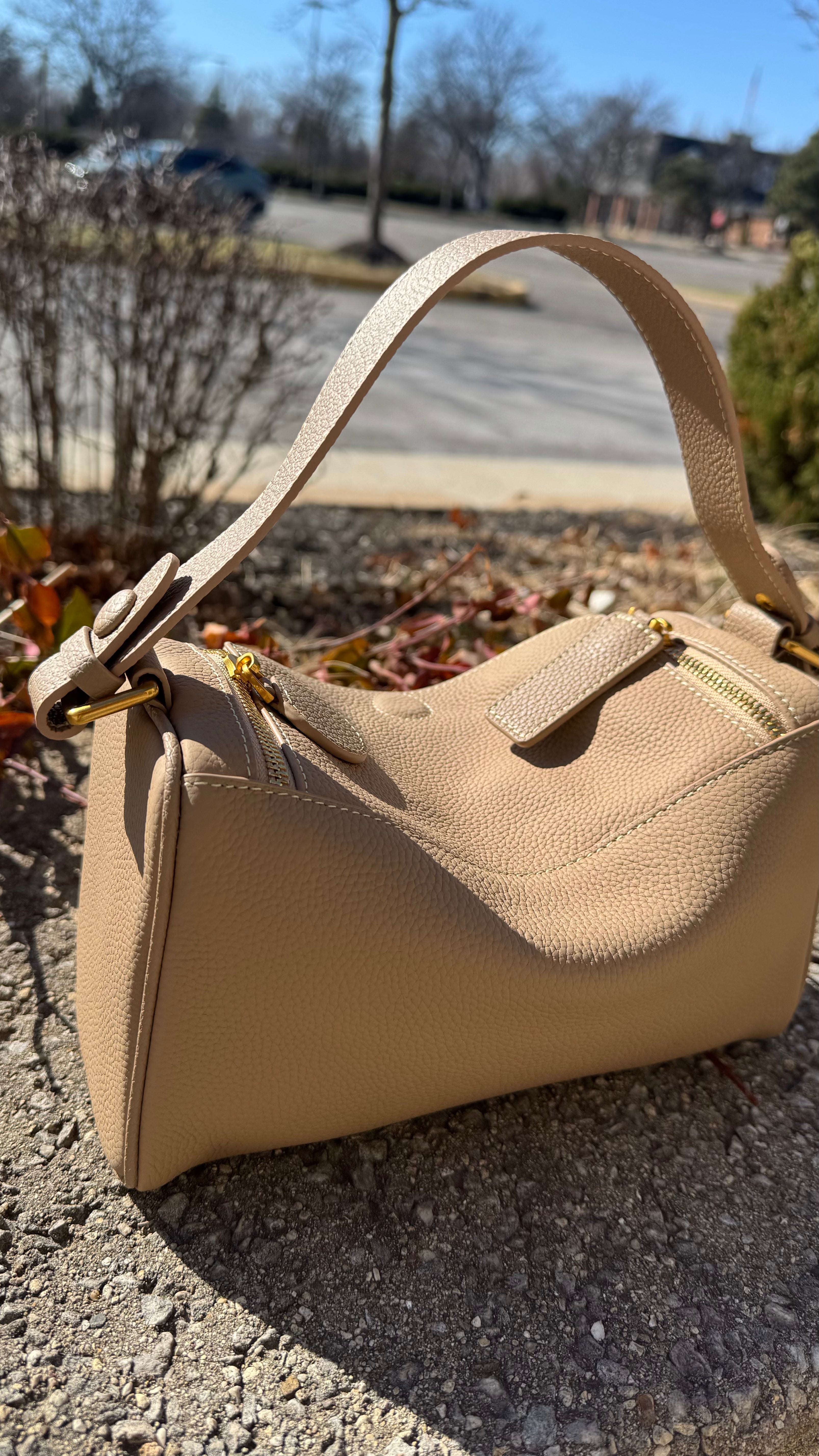 Madelyn Luxe” — Premium Leather Convertible Crossbody & Shoulder Bag