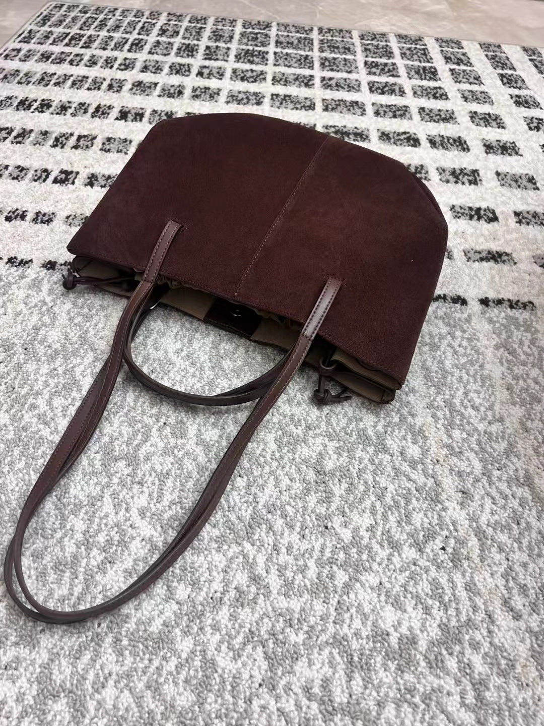 Vittoria Bag – Timeless Elegance and Luxury