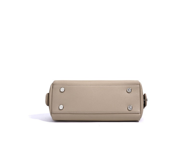 Elegance in Every Detail: Premium Genuine Leather Handbag. Women’s shoulder bag