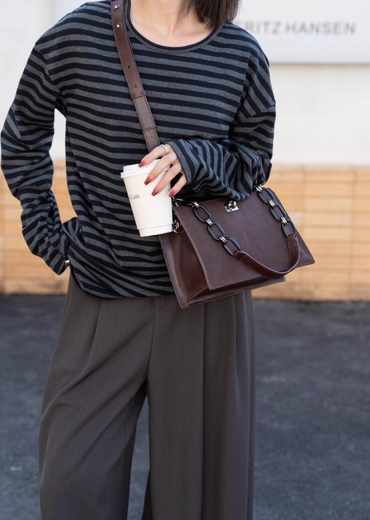 Celeste Chain Bag – A Statement of Luxury and Functionality