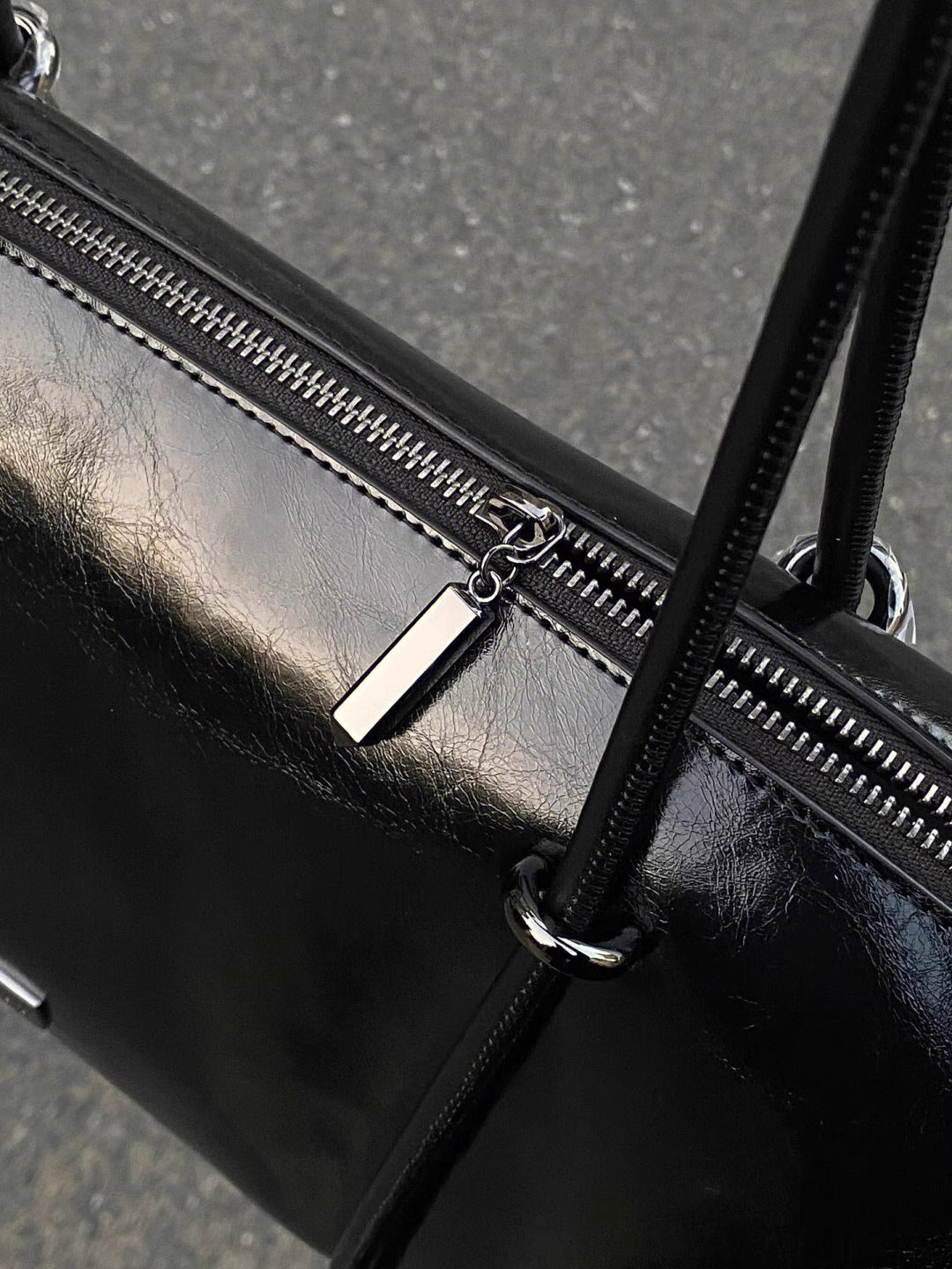 Noir Elegance Bag – The Perfect Blend of Style and Sophistication