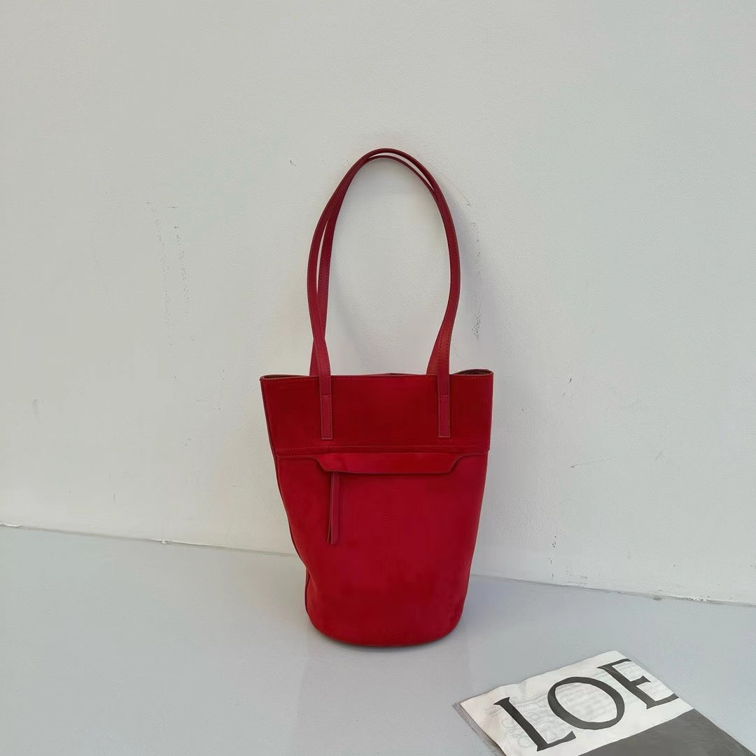 Elegant Barrel Bag in Genuine Leather and Suede