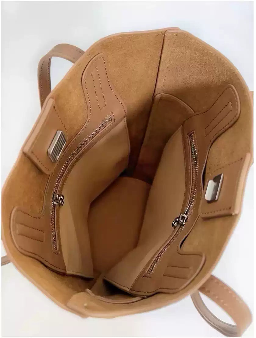 Elegant Barrel Bag in Genuine Leather and Suede