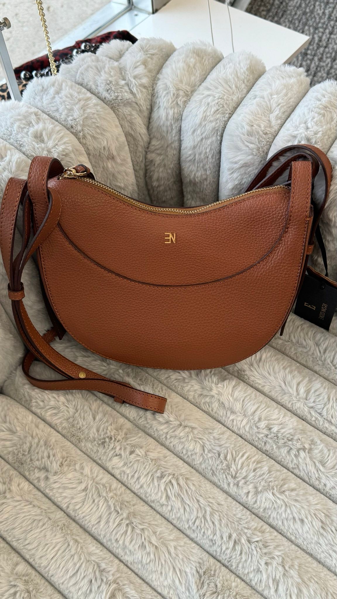 Enzo-Style Crossbody Bag for Women – Elegant Half-Moon Leather Shoulder Purse