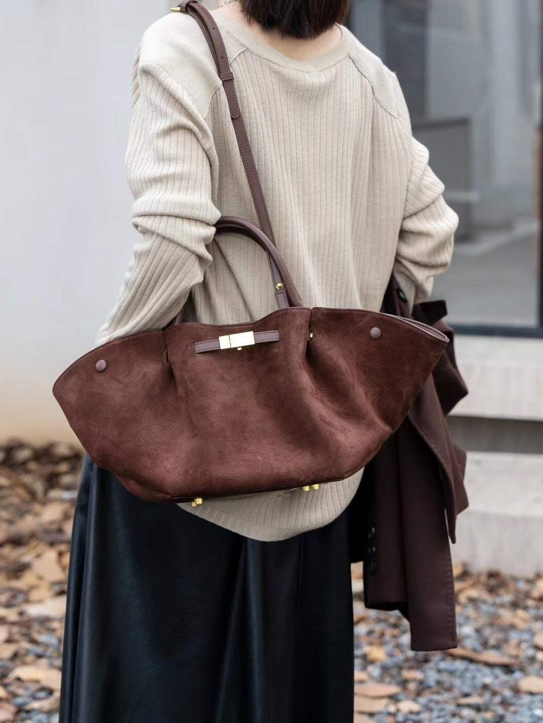 Saya Bag - An Italian bag made of genuine suede