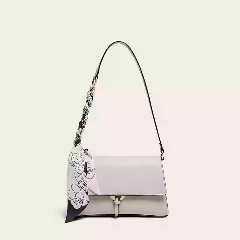 LÉA — Genuine Leather bag &Timeless Design