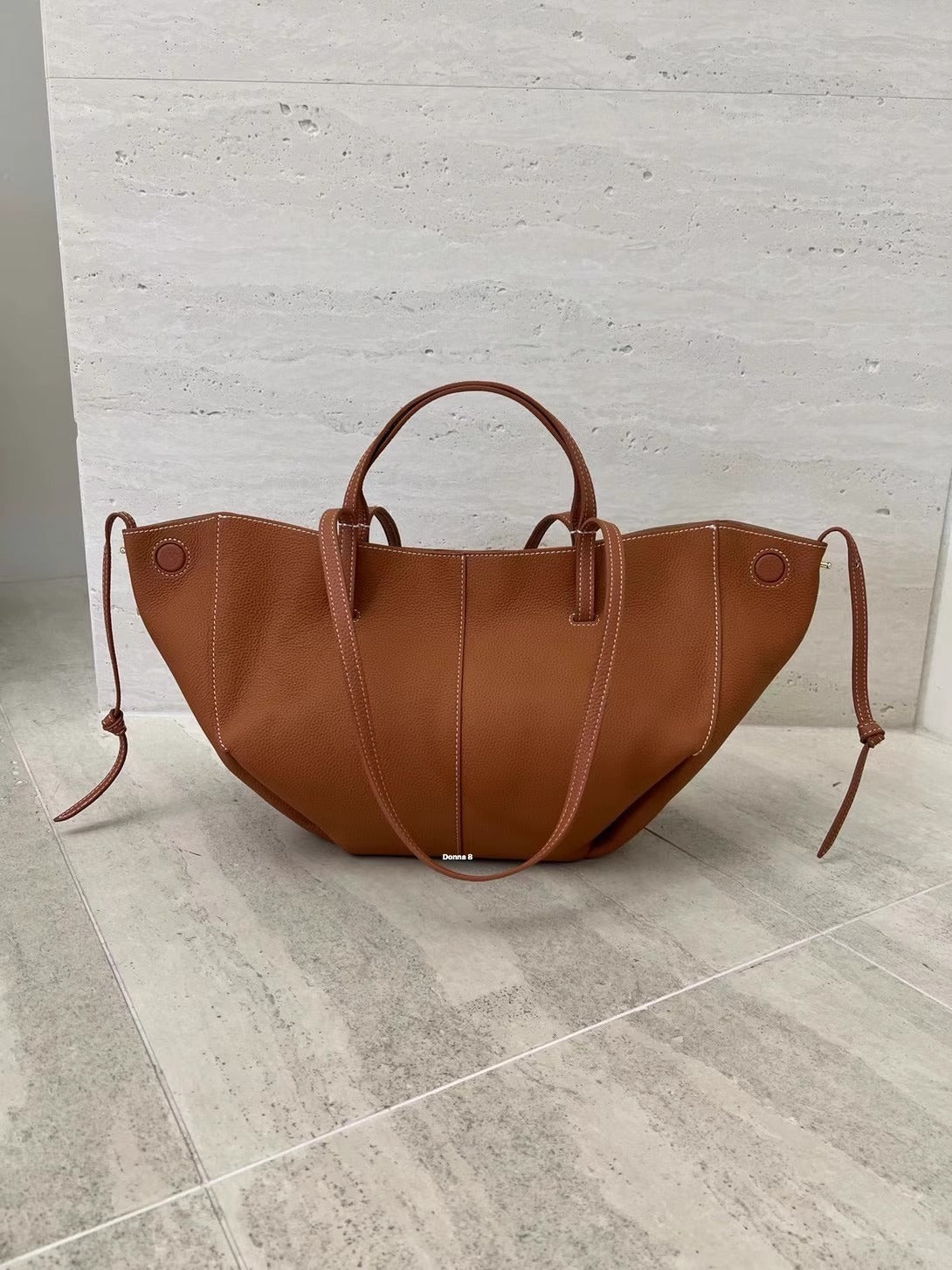 Shopper “Dolce Vita” – Italian Chic and Thoughtful Functionality