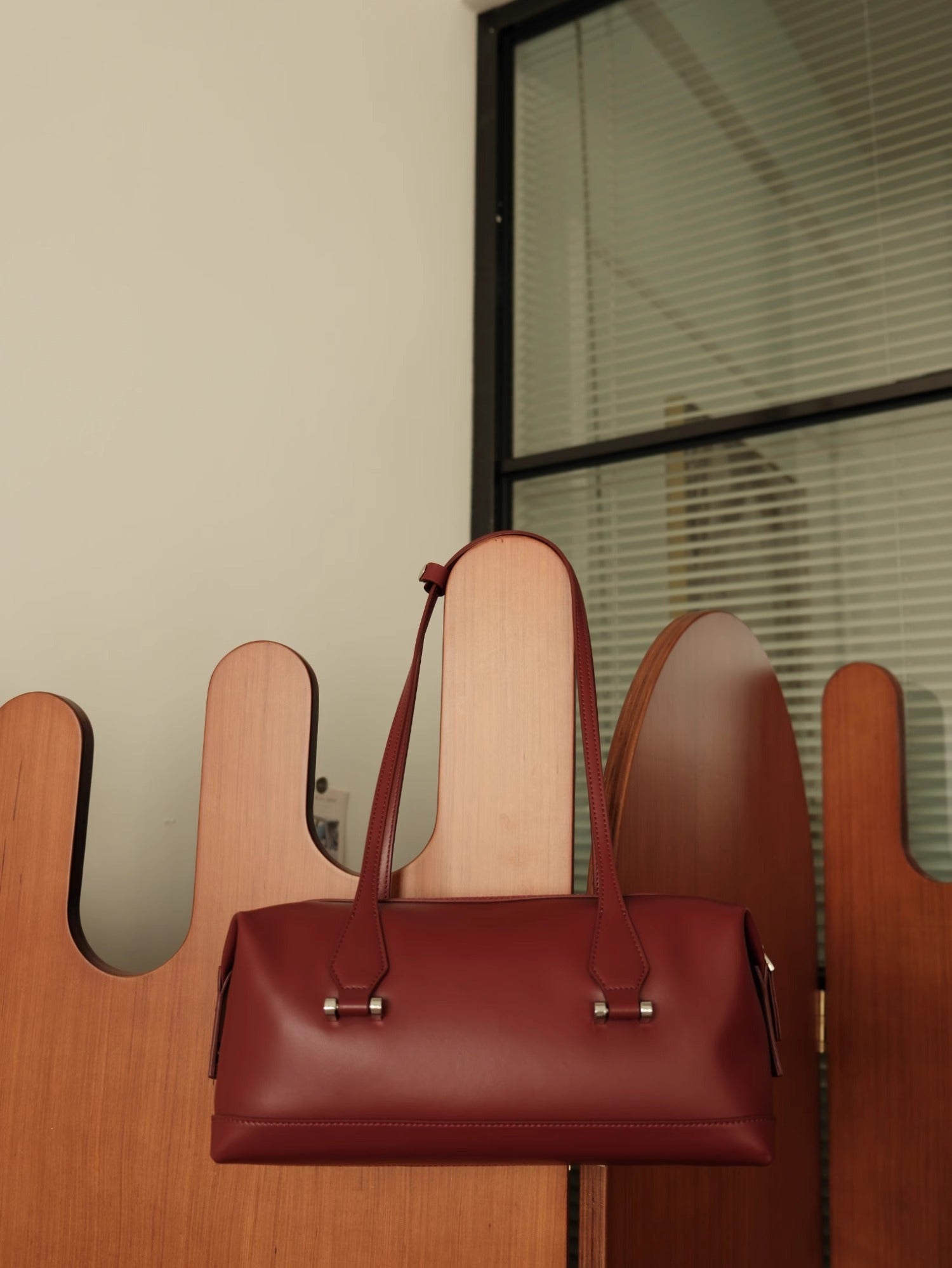 Leather Elegance Crossbody Bag – Genuine Leather Shoulder Bag for Everyday & Evening Style