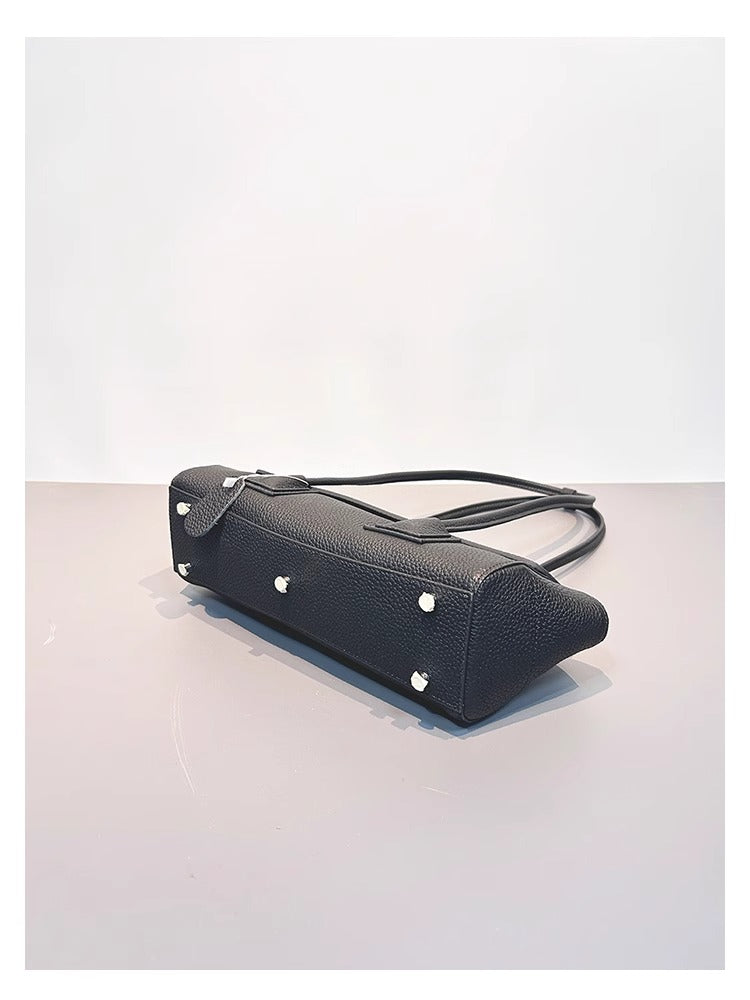 Elegance Bag – A Timeless Icon of Style