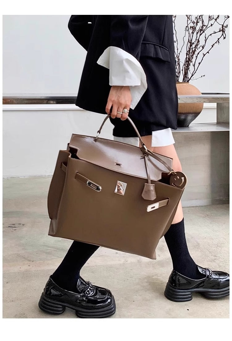 👜 Timeless Grace – Genuine Leather Structured Shoulder Bag | 14" Elegant Tote with Adjustable Strap