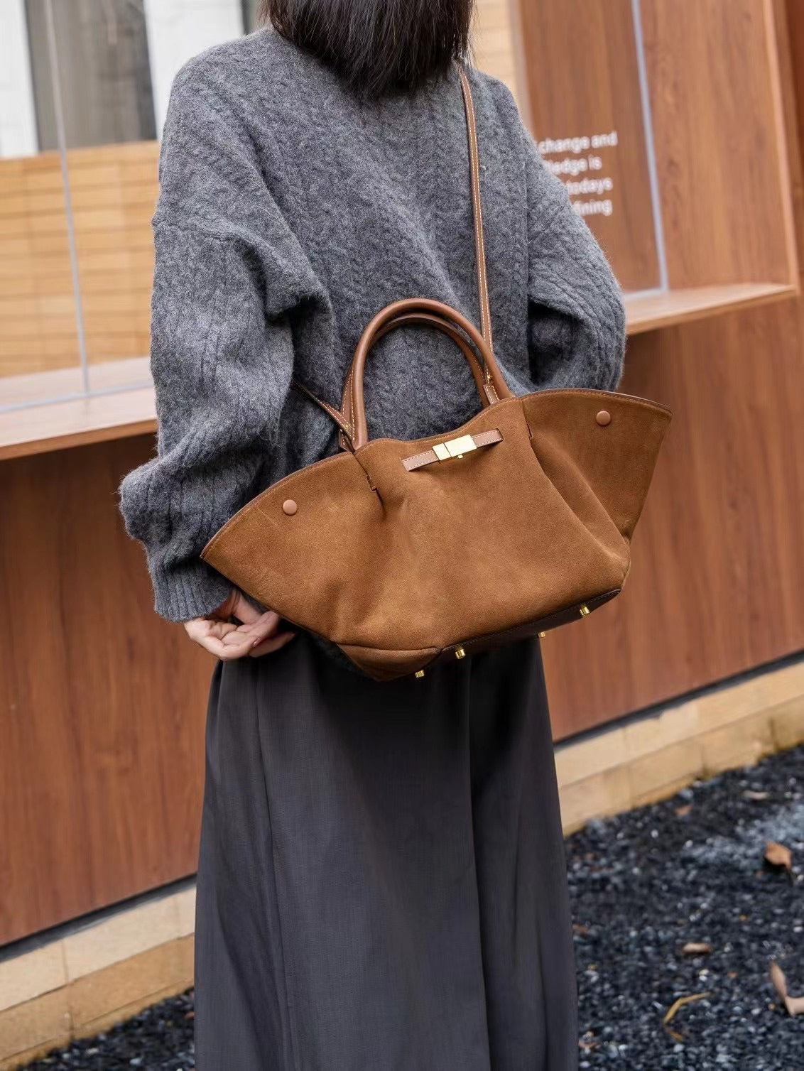 Saya Bag - An Italian bag made of genuine suede