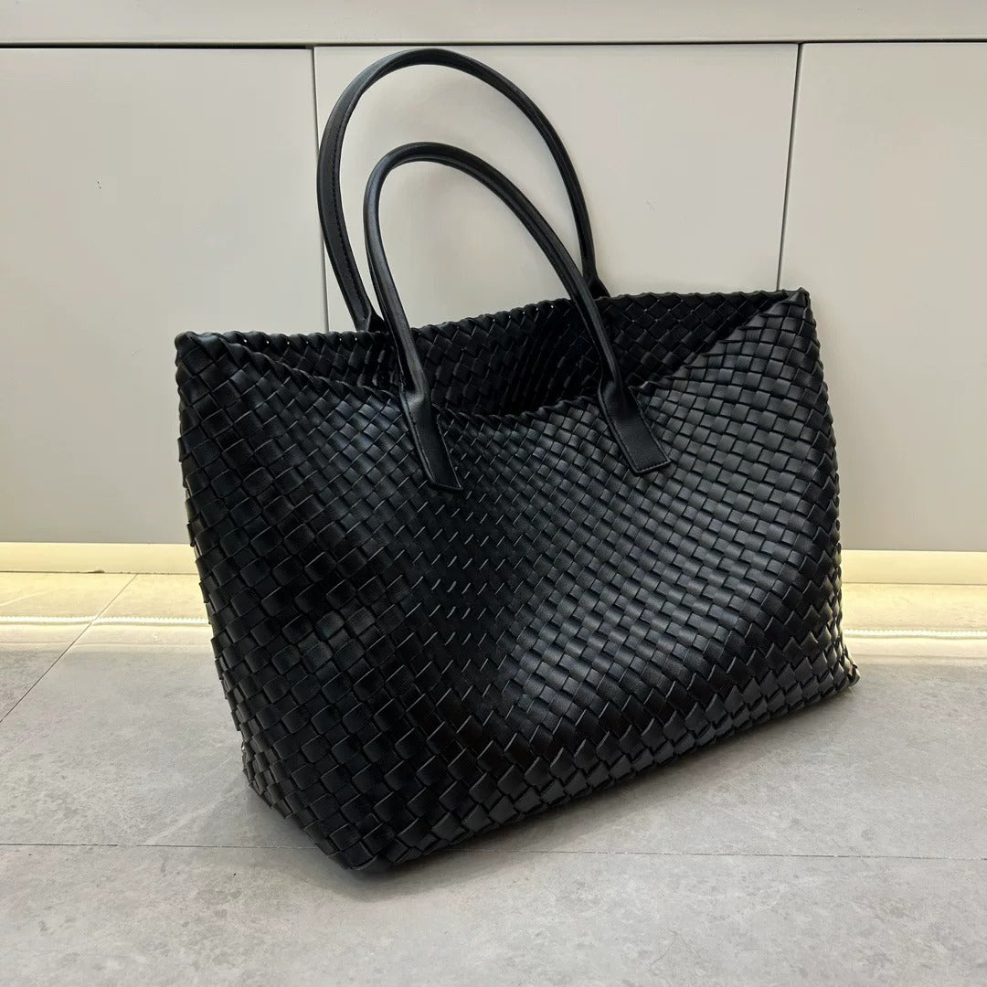 Noir Weave — Shoulder Shopper Bag. Elegance in Every Detail. Made in Italy