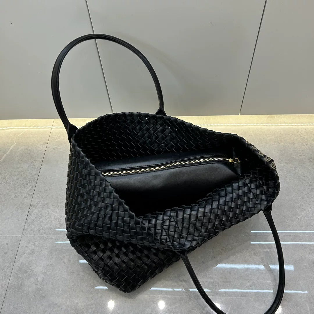 Noir Weave — Shoulder Shopper Bag. Elegance in Every Detail. Made in Italy