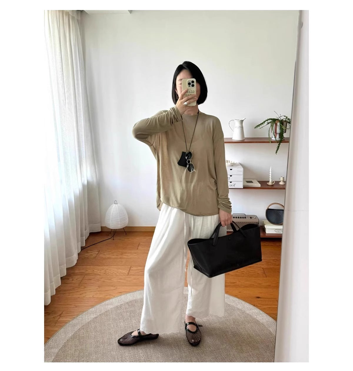 SIGNATURE — stylish and fashionable genuine leather bag with cosmetic pouch