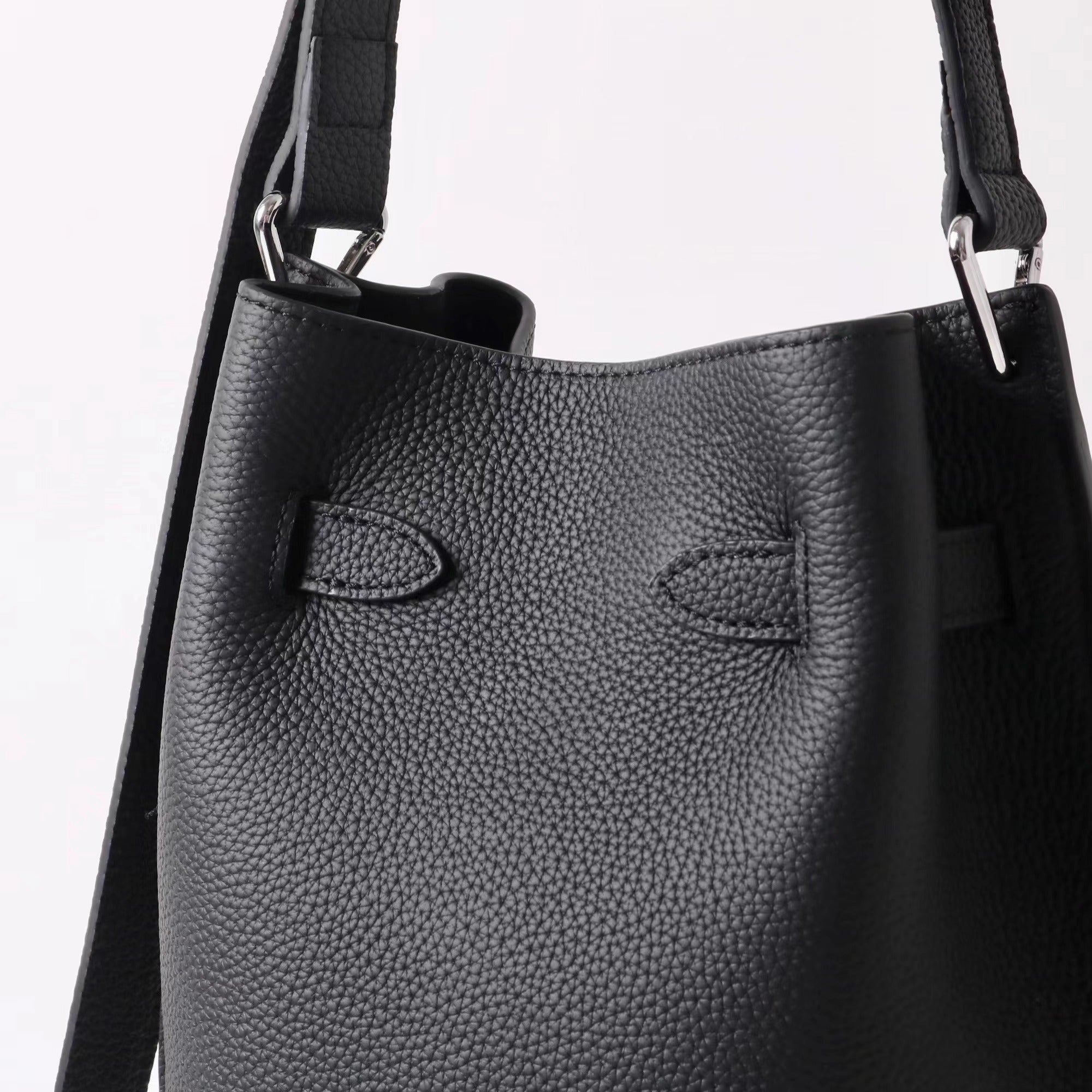 ✨ Tuyana — genuine leather crossbody bag ✨