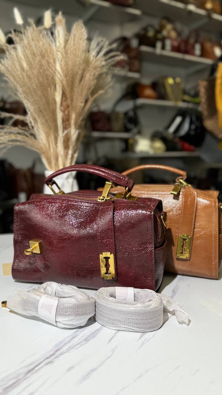 Imperial Elegance – Genuine Leather Bag with Two Straps