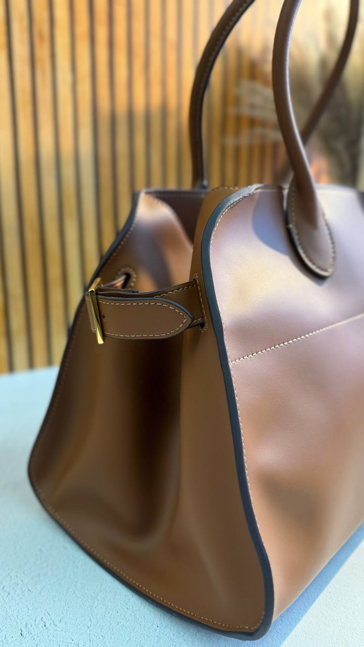 GRANDEUR ELITE Handbag – A Symbol of Elegance and Prestige