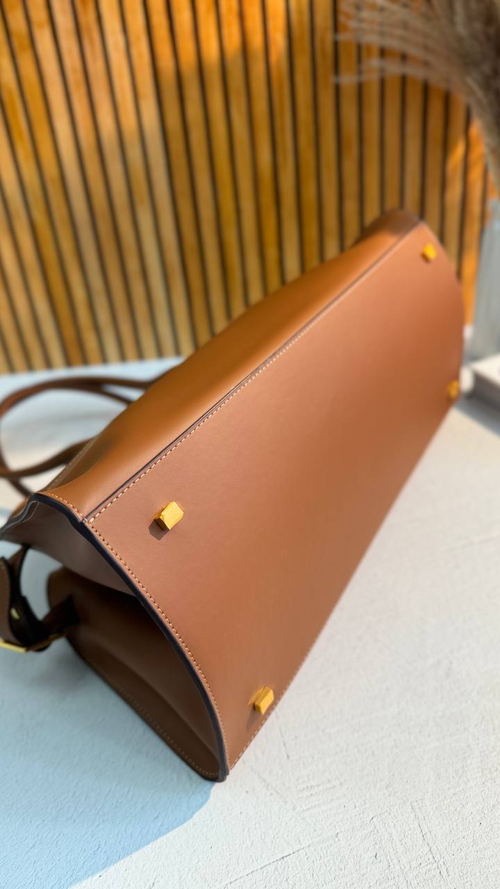 GRANDEUR ELITE Handbag – A Symbol of Elegance and Prestige