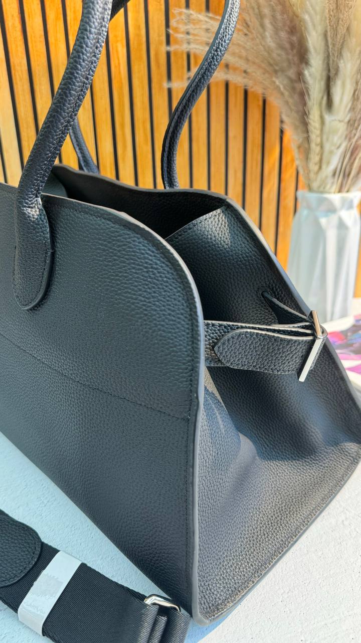 NOIR ELEGANCE Bag – The Art of Perfection