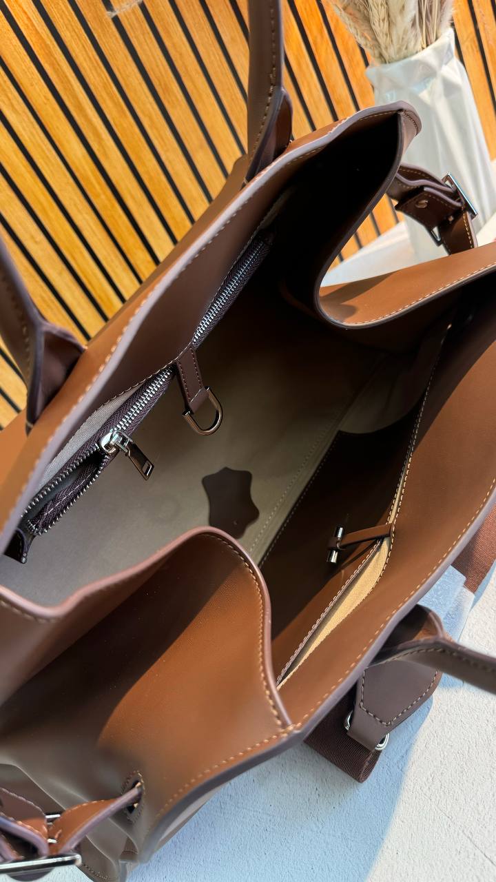 GRANDEUR ELITE Handbag – A Symbol of Elegance and Prestige