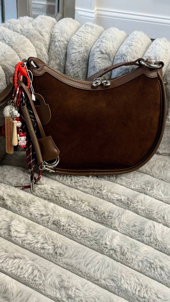 Dual Texture Elegance” – High-Quality Suede and Leather Bag