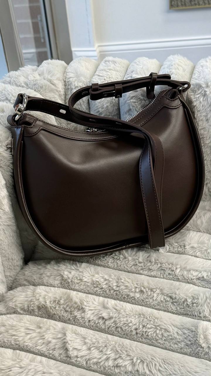 Dual Texture Elegance” – High-Quality Suede and Leather Bag