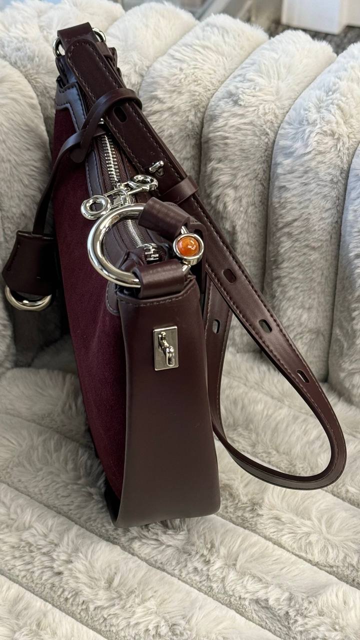 Dual Texture Elegance” – High-Quality Suede and Leather Bag
