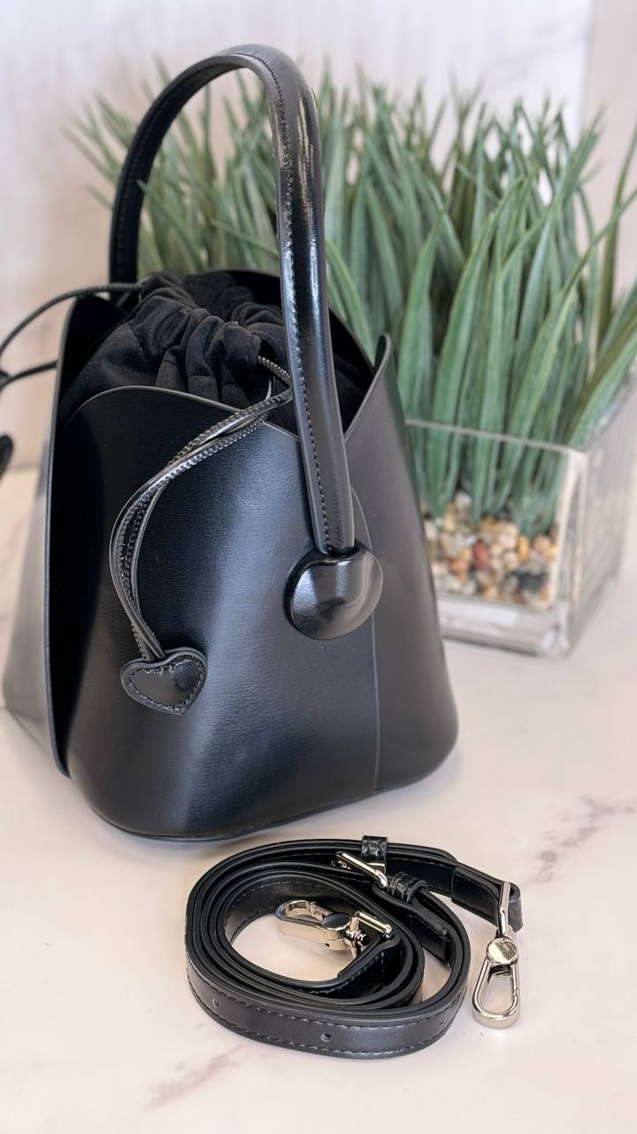 Elegance Charm – Genuine Leather Bucket Bag with Top Handle and Adjustable Strap