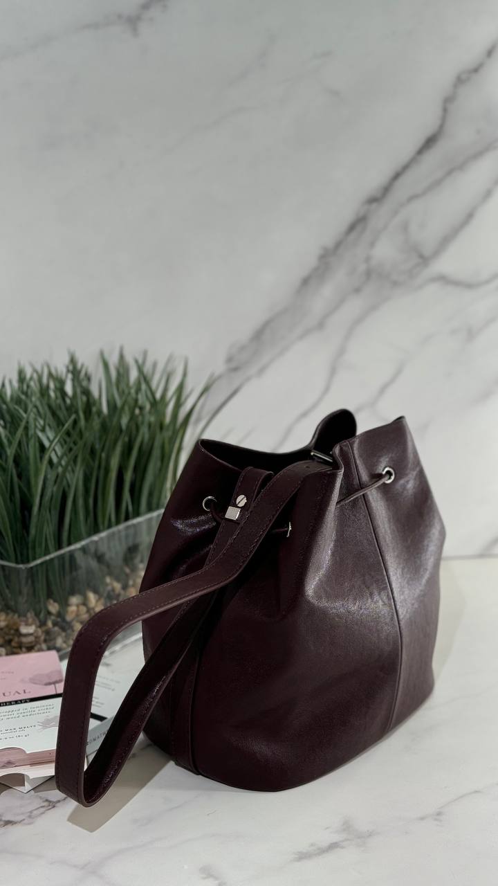 Elegant Allure: Natural Leather Bucket Bag