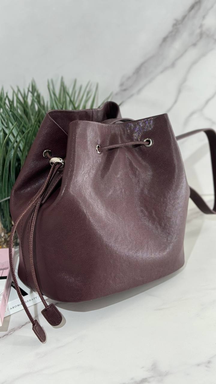 Elegant Allure: Natural Leather Bucket Bag