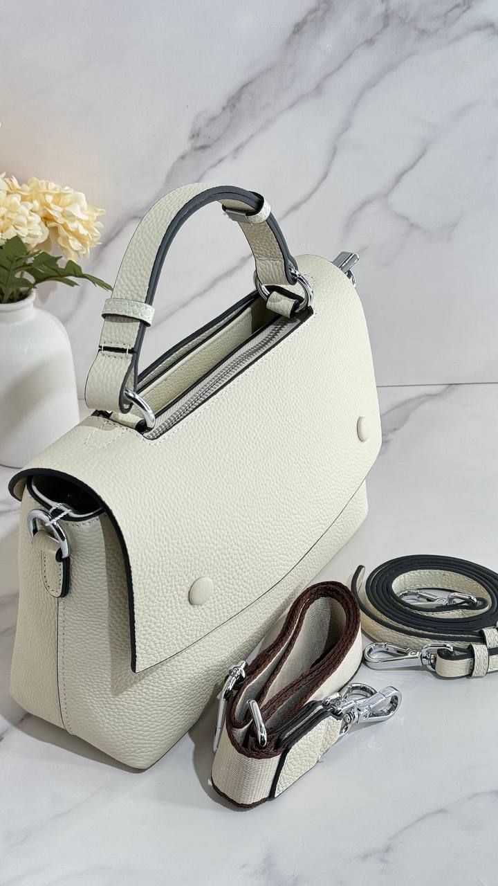 Eleganza — minimalist leather handbag