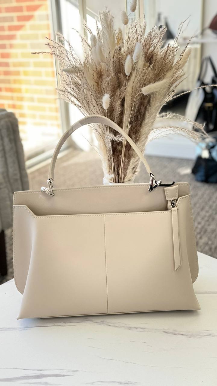 “Executive Chic” — Genuine Leather Bag