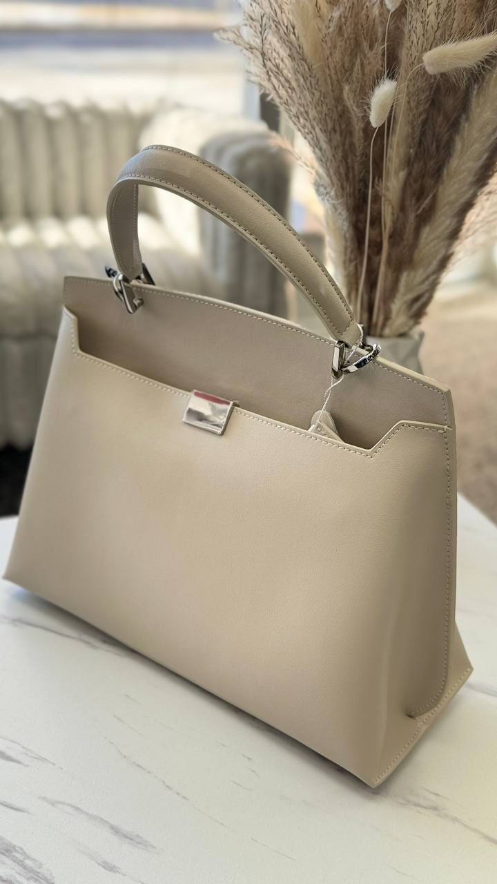 “Executive Chic” — Genuine Leather Bag