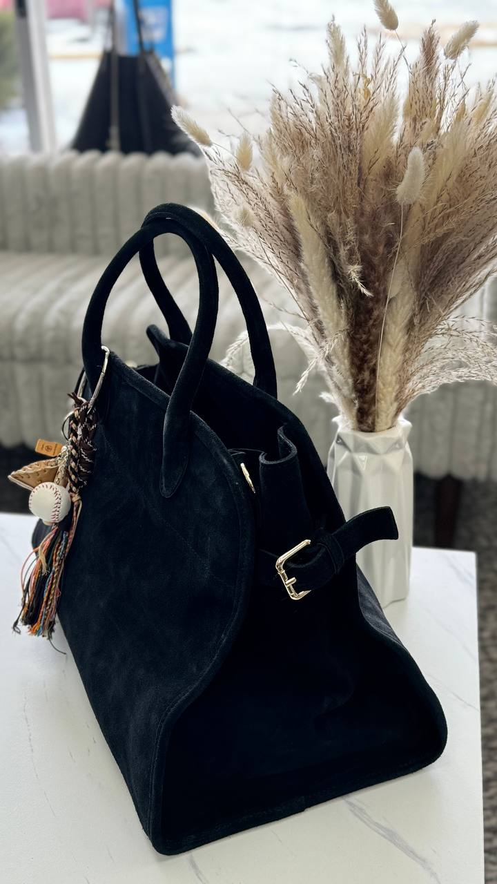 Velour Elegance – The Ultimate Italian Suede Handbag
