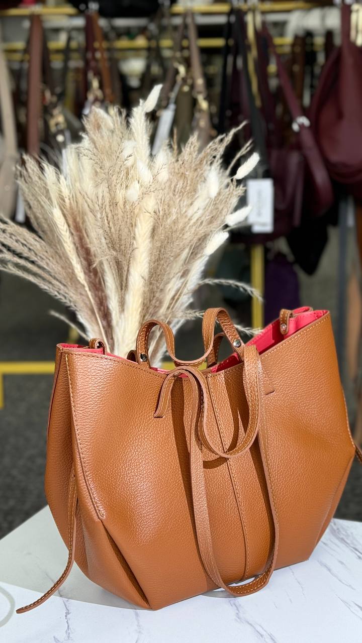 Italian genuine leather bag. Shopper