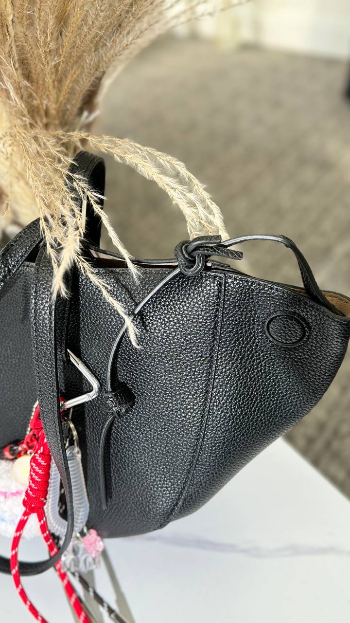 Regale Bag – Impeccable Style and Italian Craftsmanship