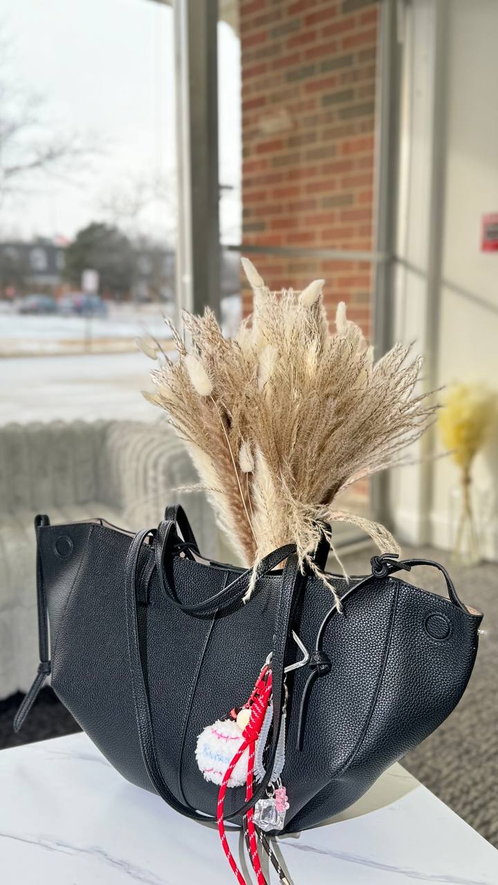 Regale Bag – Impeccable Style and Italian Craftsmanship