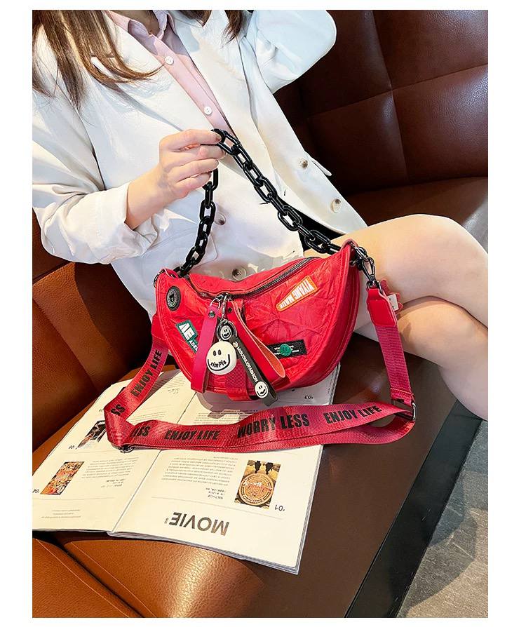URBAN VIBE – a stylish bag for the bold and active
