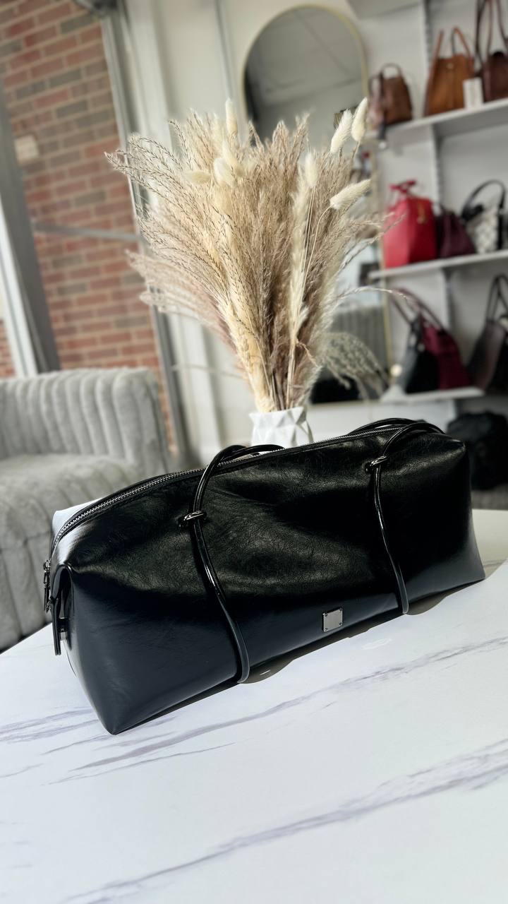 Noir Elegance Bag – The Perfect Blend of Style and Sophistication