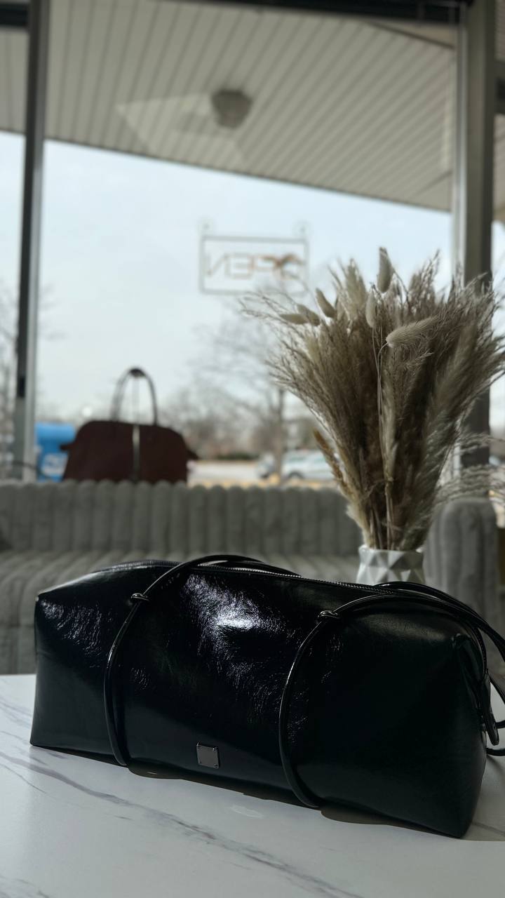 Noir Elegance Bag – The Perfect Blend of Style and Sophistication