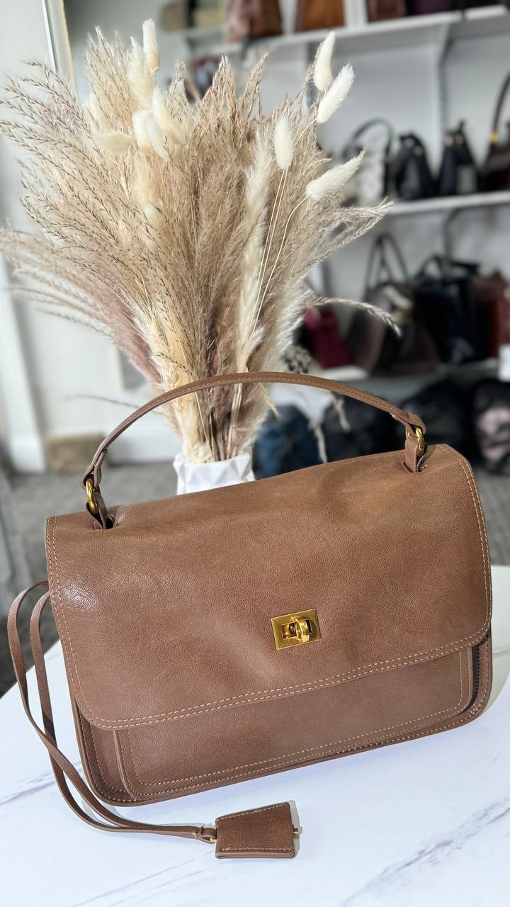 The Heritage Luxe – Timeless Elegance with Modern Functionality